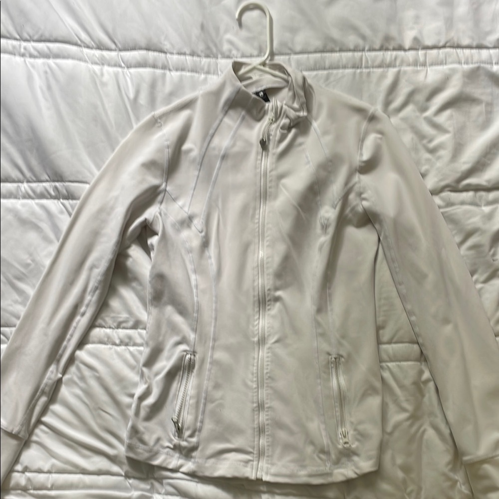 90 Degree By Reflex White Ski Jacket Water-Resistant Sporty Design